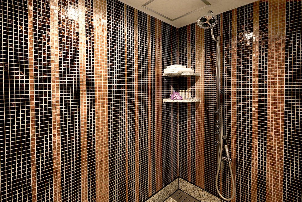 ボディシャワー