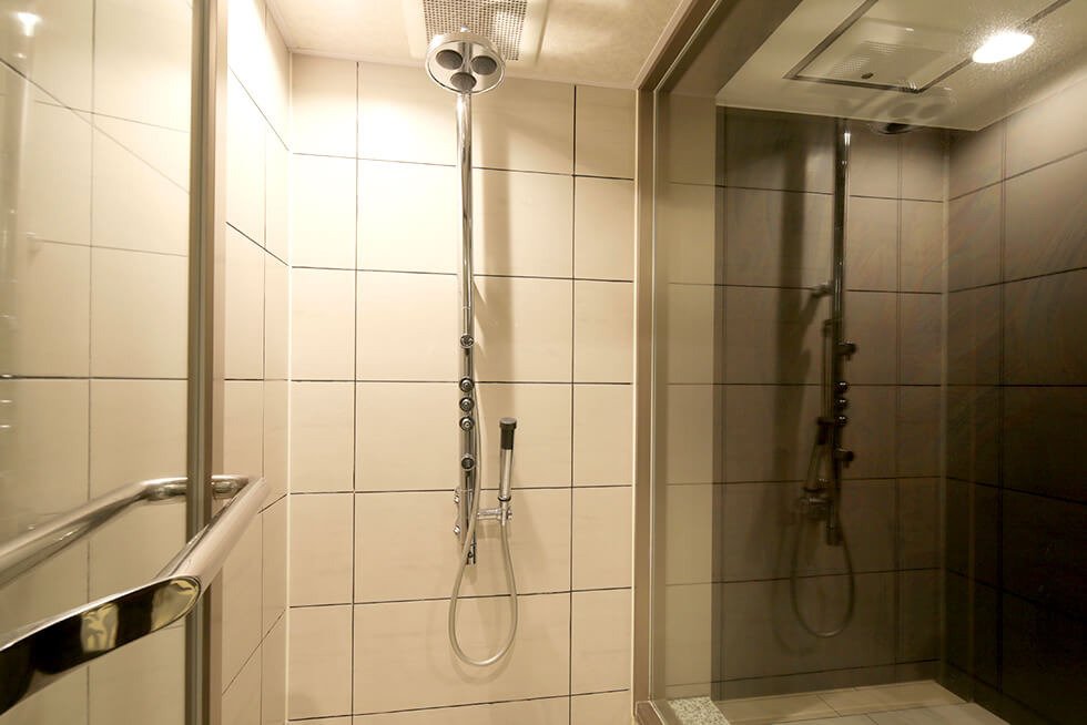 ボディシャワー